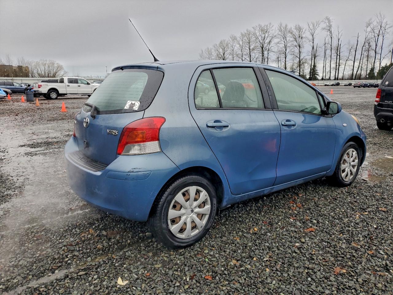 2009 TOYOTA YARIS photo 3