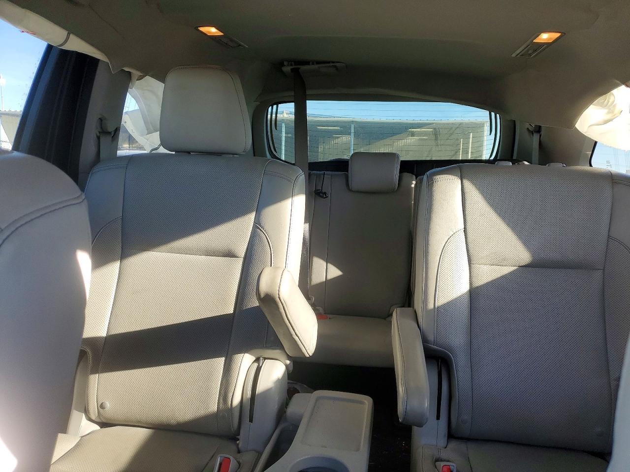 2016 TOYOTA HIGHLANDER HYBRID LIMITED photo 10