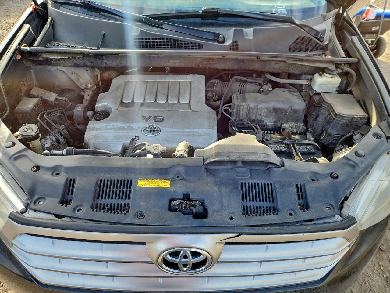 2011 TOYOTA HIGHLANDER BASE photo 12