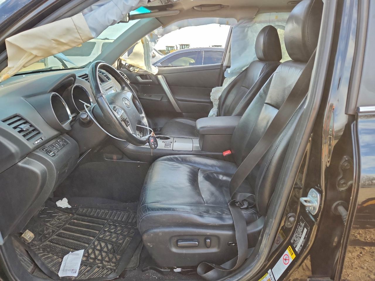 2011 TOYOTA HIGHLANDER BASE photo 7
