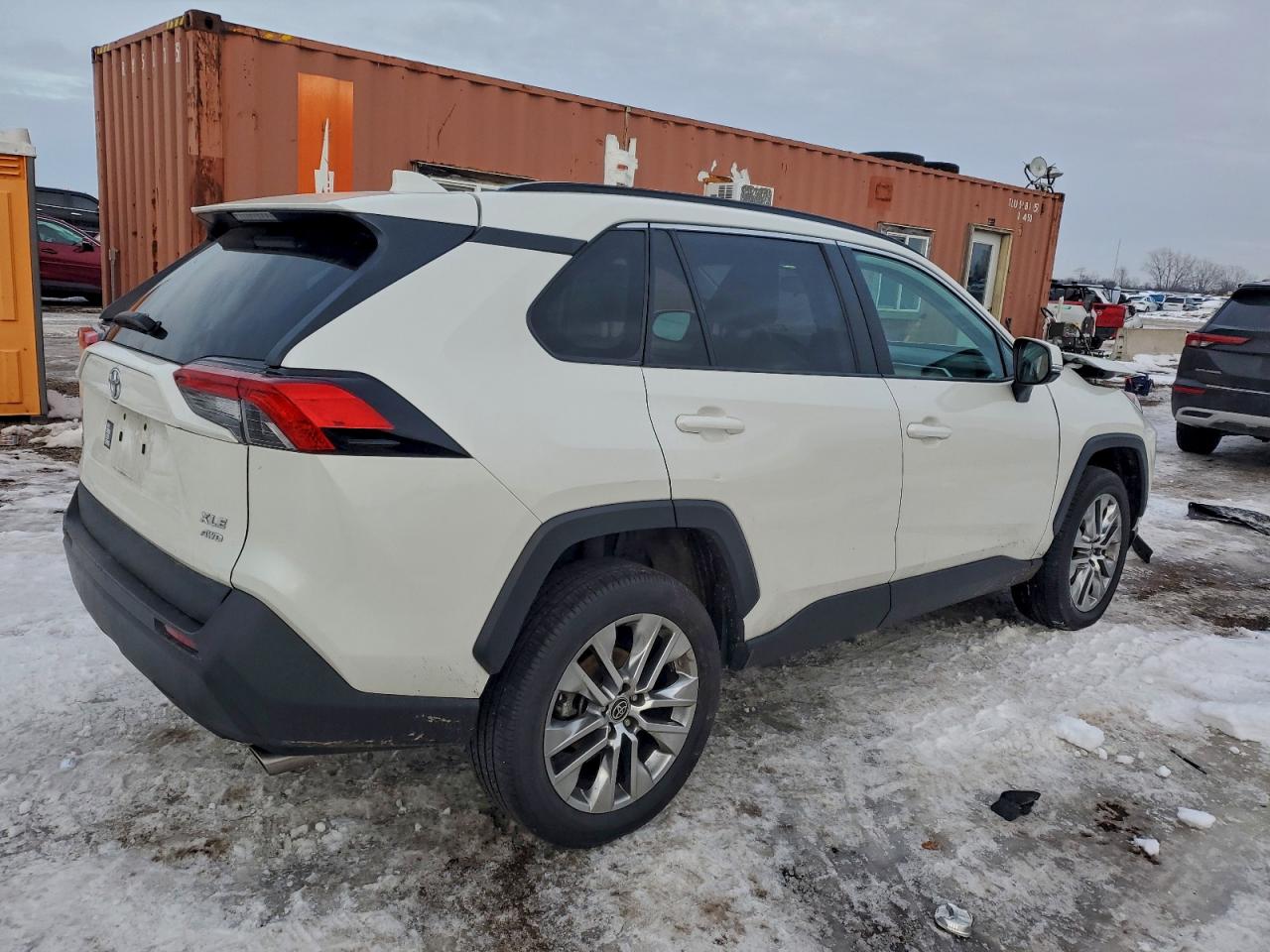 2021 TOYOTA RAV4 XLE PREMIUM photo 9