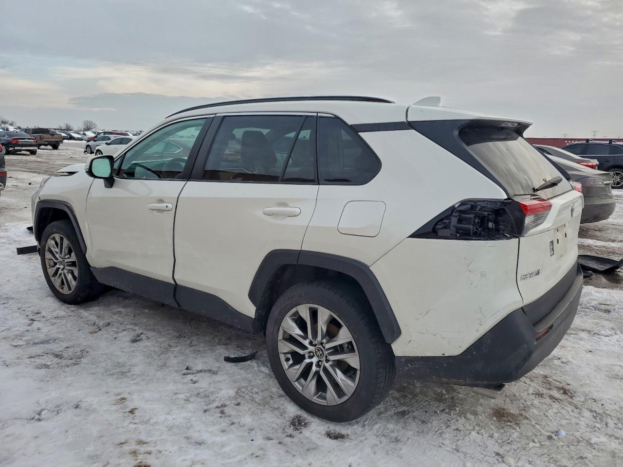2021 TOYOTA RAV4 XLE PREMIUM photo 5