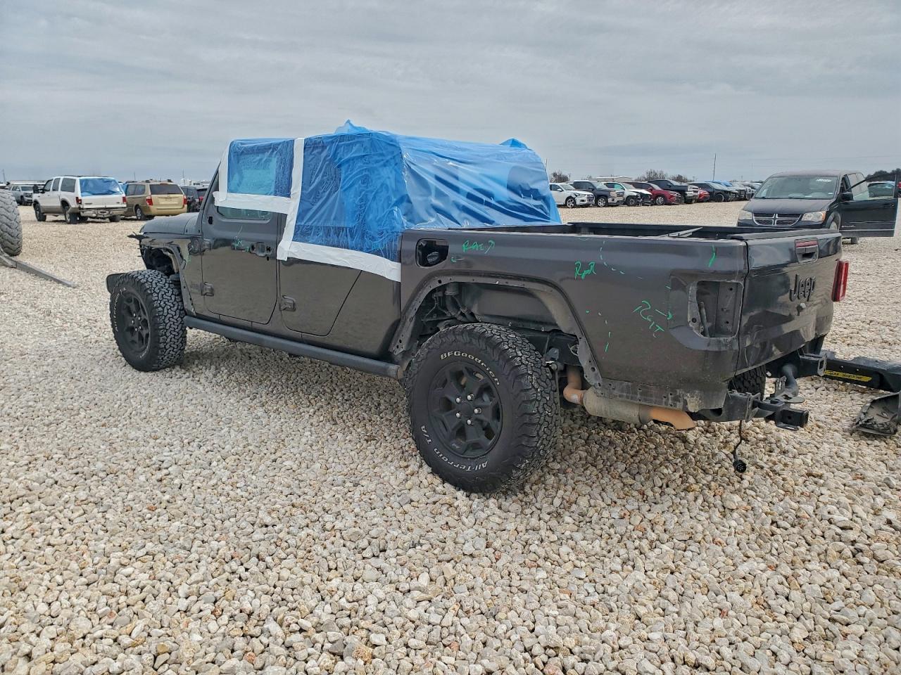2021 JEEP GLADIATOR SPORT photo 2