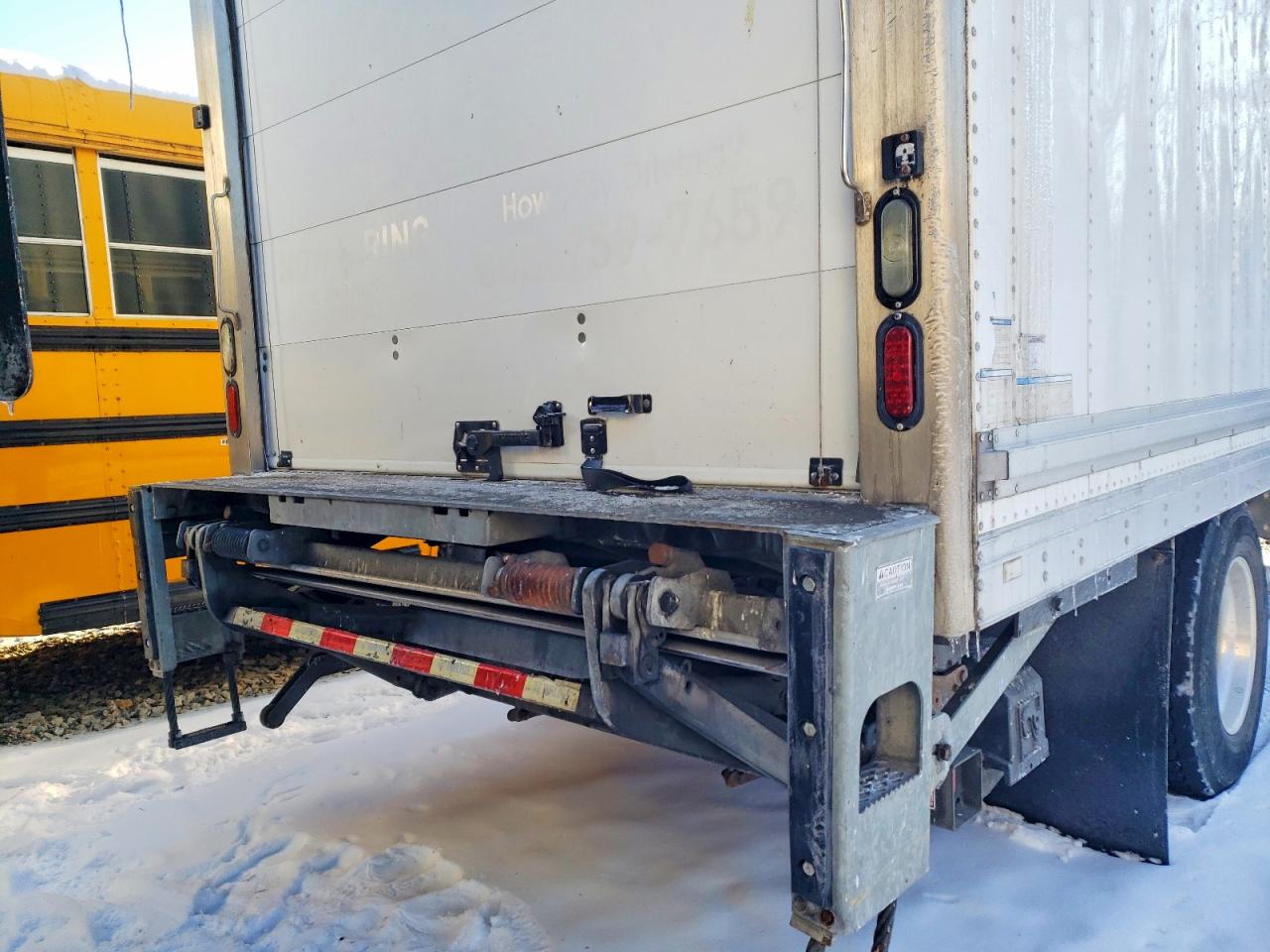 2018 FREIGHTLINER BUSINESS CLASS M2 REFRIGERATED BOX TRUCK photo 6