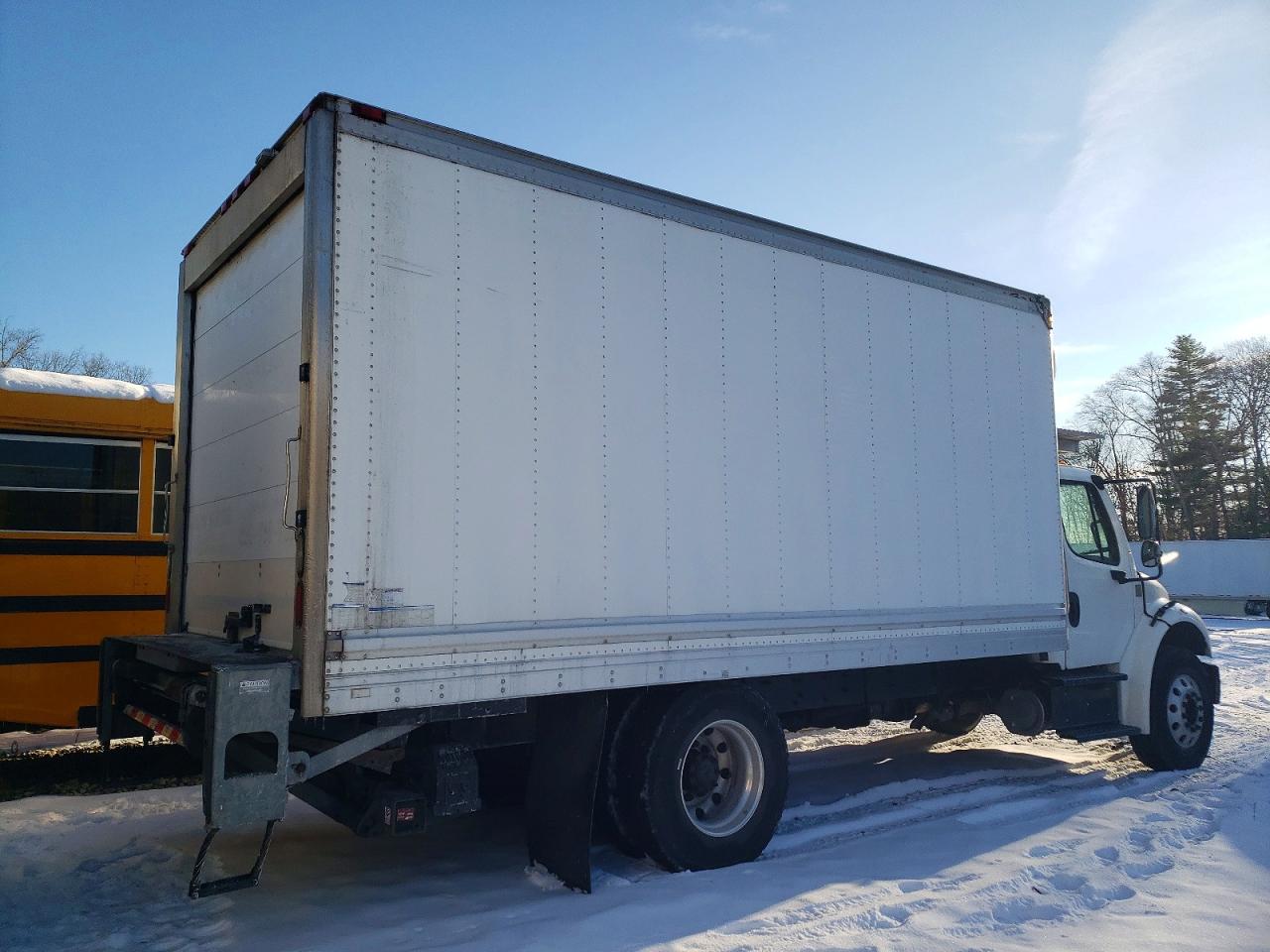 2018 FREIGHTLINER BUSINESS CLASS M2 REFRIGERATED BOX TRUCK photo 3