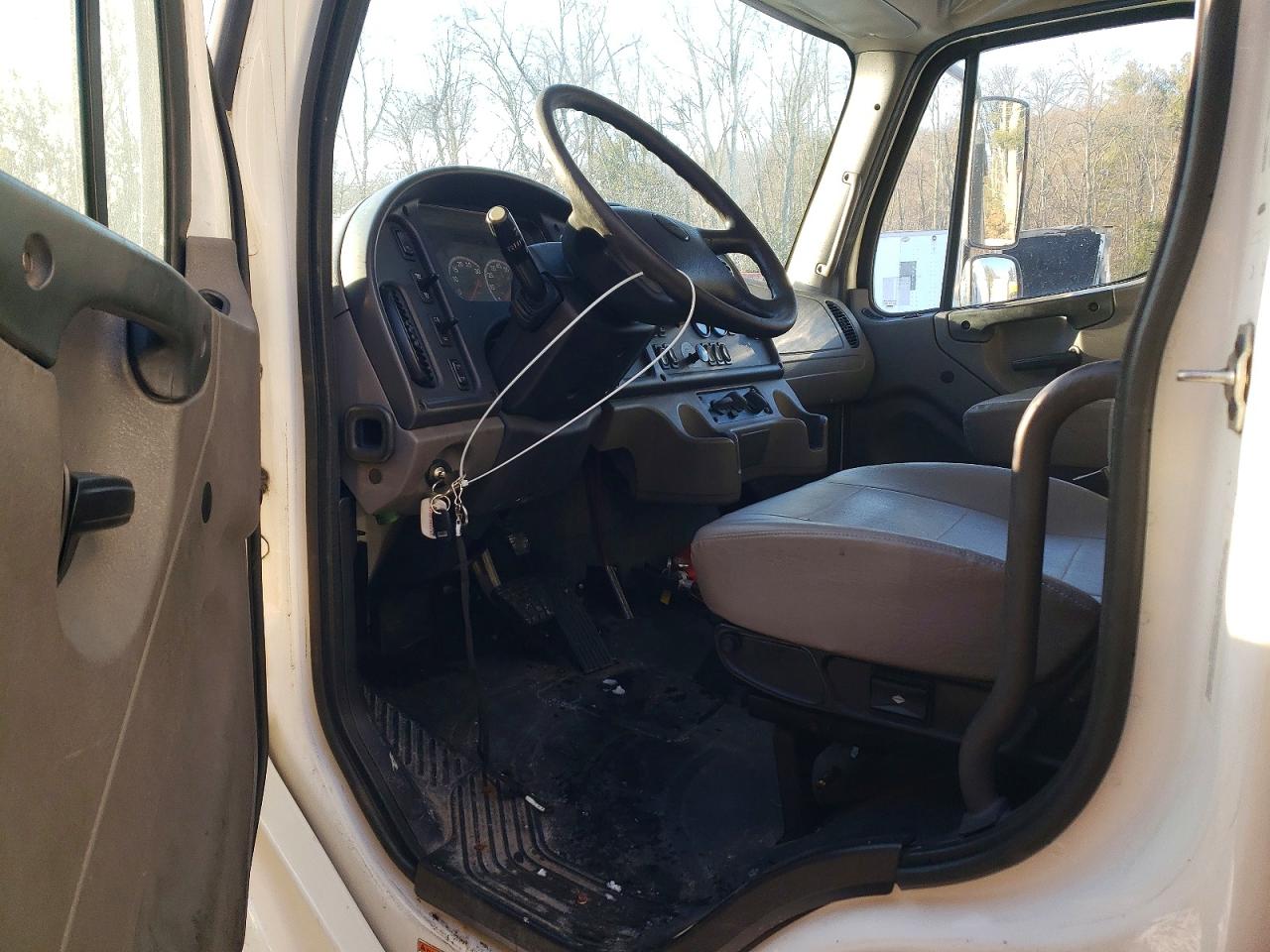 2018 FREIGHTLINER BUSINESS CLASS M2 REFRIGERATED BOX TRUCK photo 8