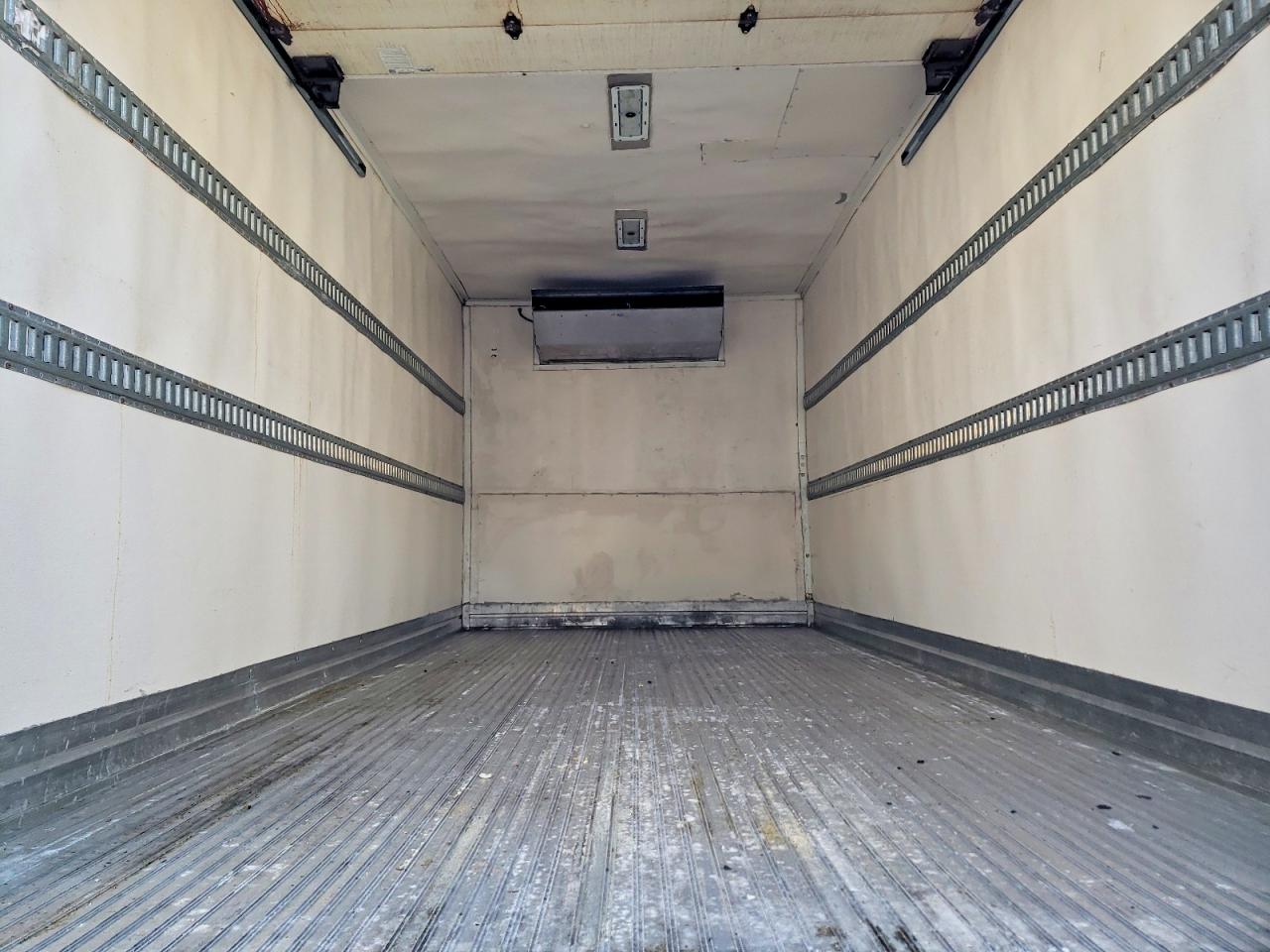 2018 FREIGHTLINER BUSINESS CLASS M2 REFRIGERATED BOX TRUCK photo 11
