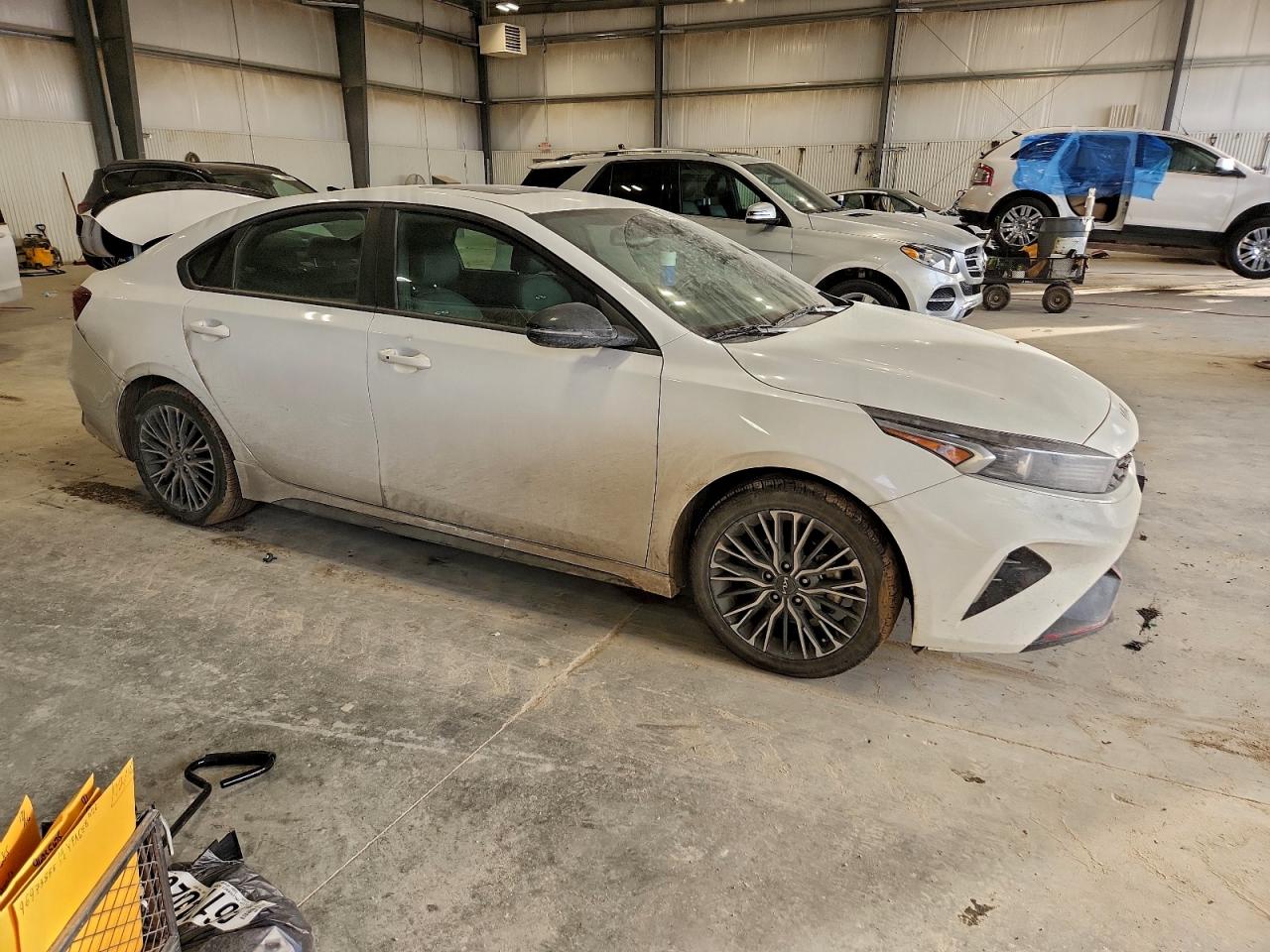 2023 KIA FORTE GT LINE photo 4
