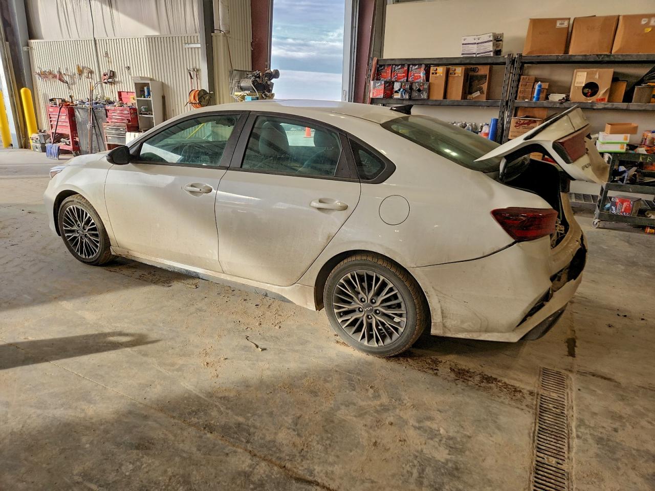 2023 KIA FORTE GT LINE photo 2