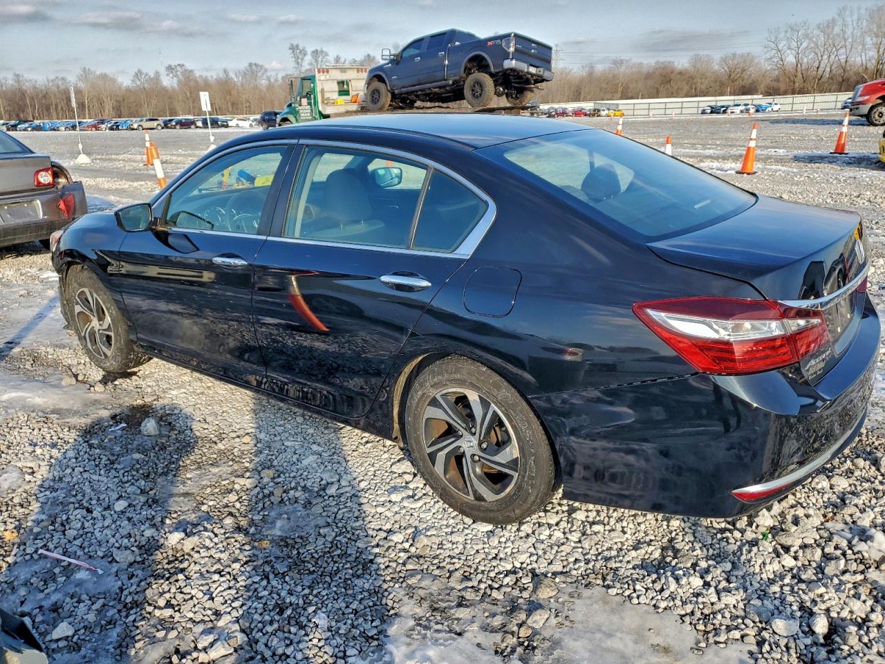 2017 HONDA ACCORD LX photo 2