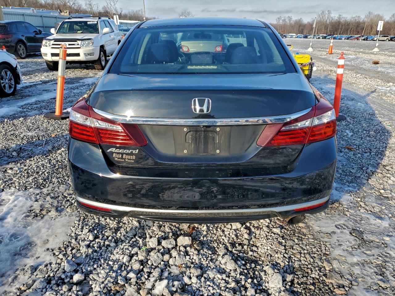 2017 HONDA ACCORD LX photo 6