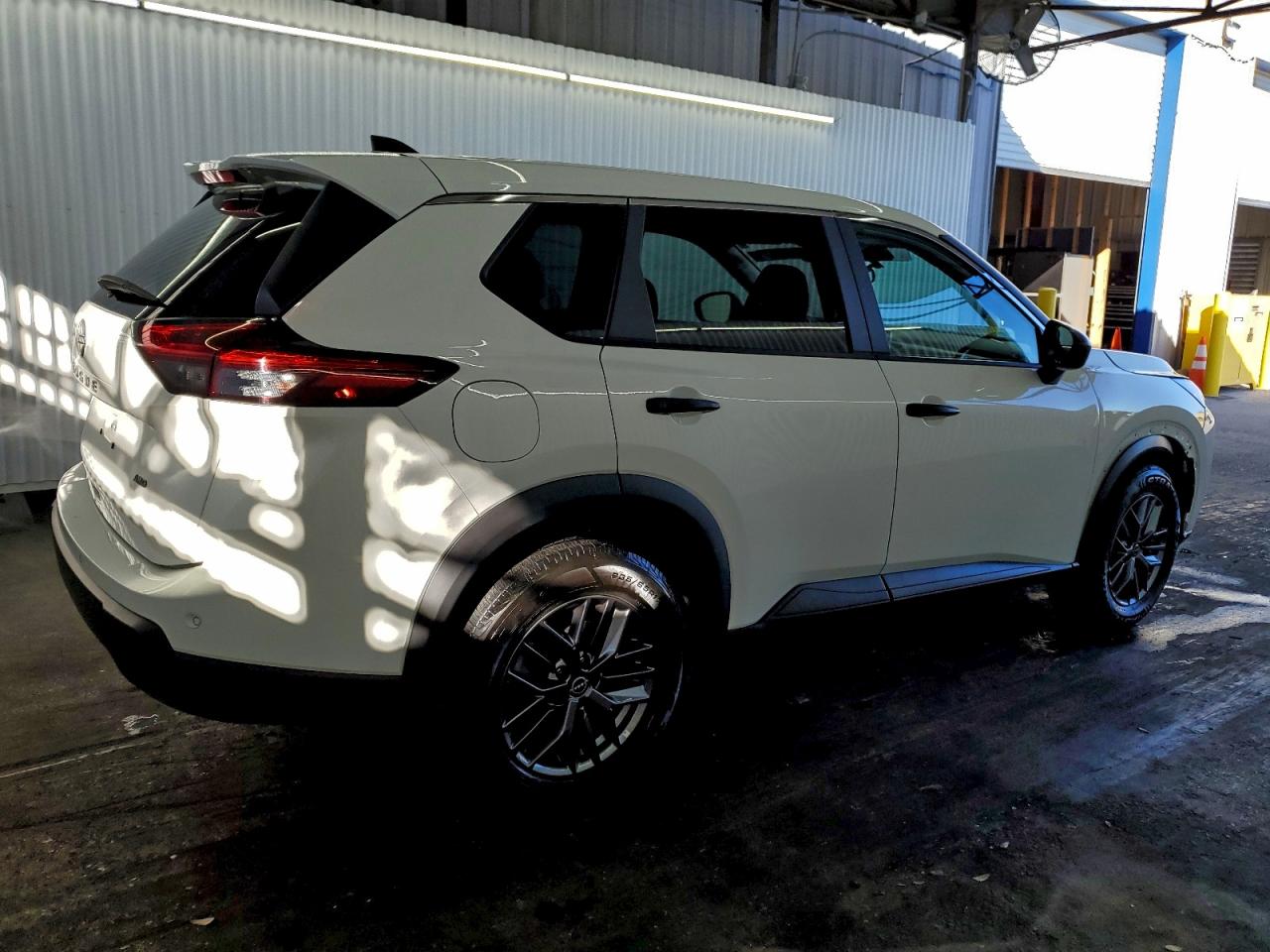 2024 NISSAN ROGUE S photo 3