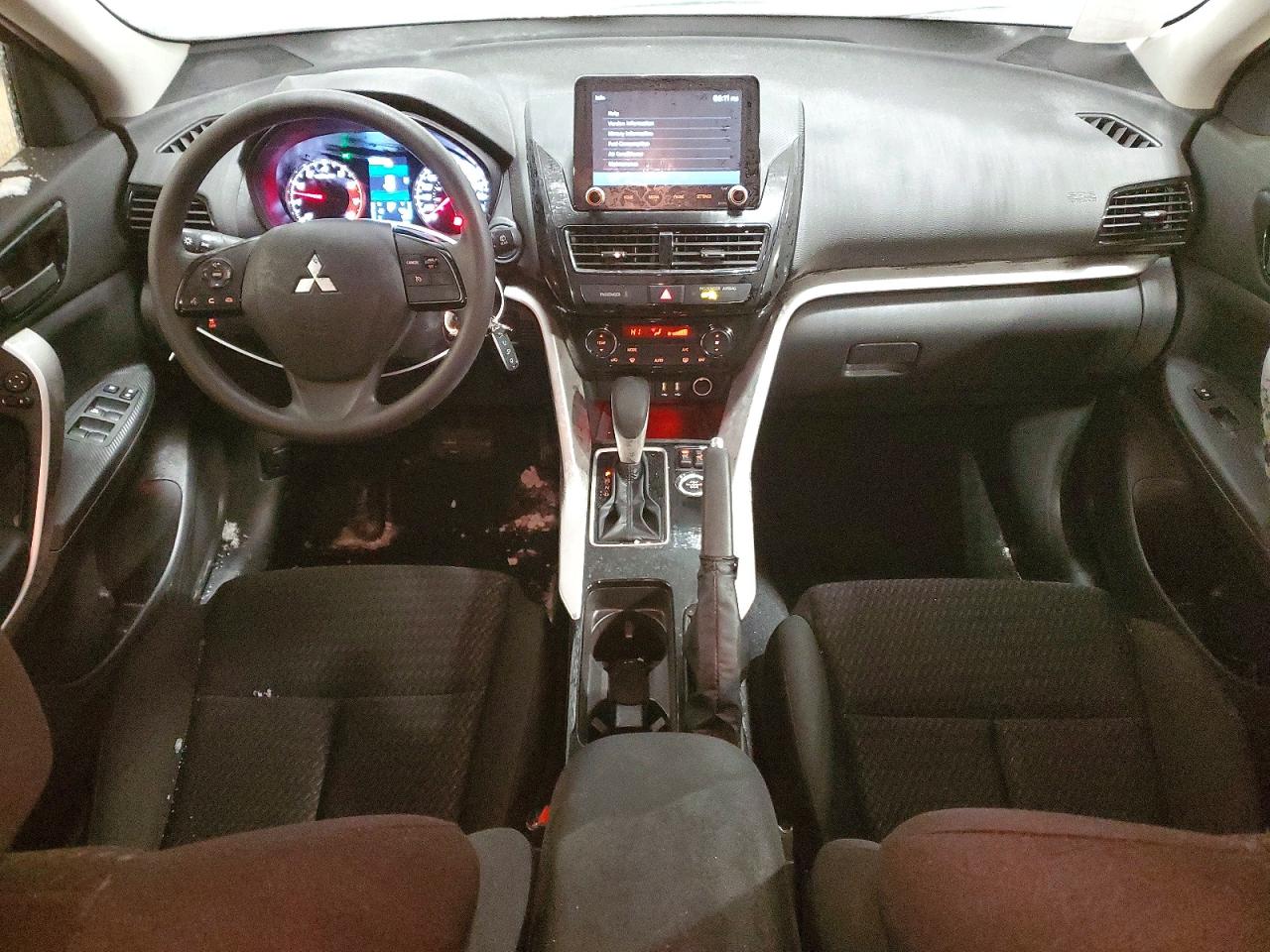 2025 MITSUBISHI ECLIPSE CROSS ES photo 8