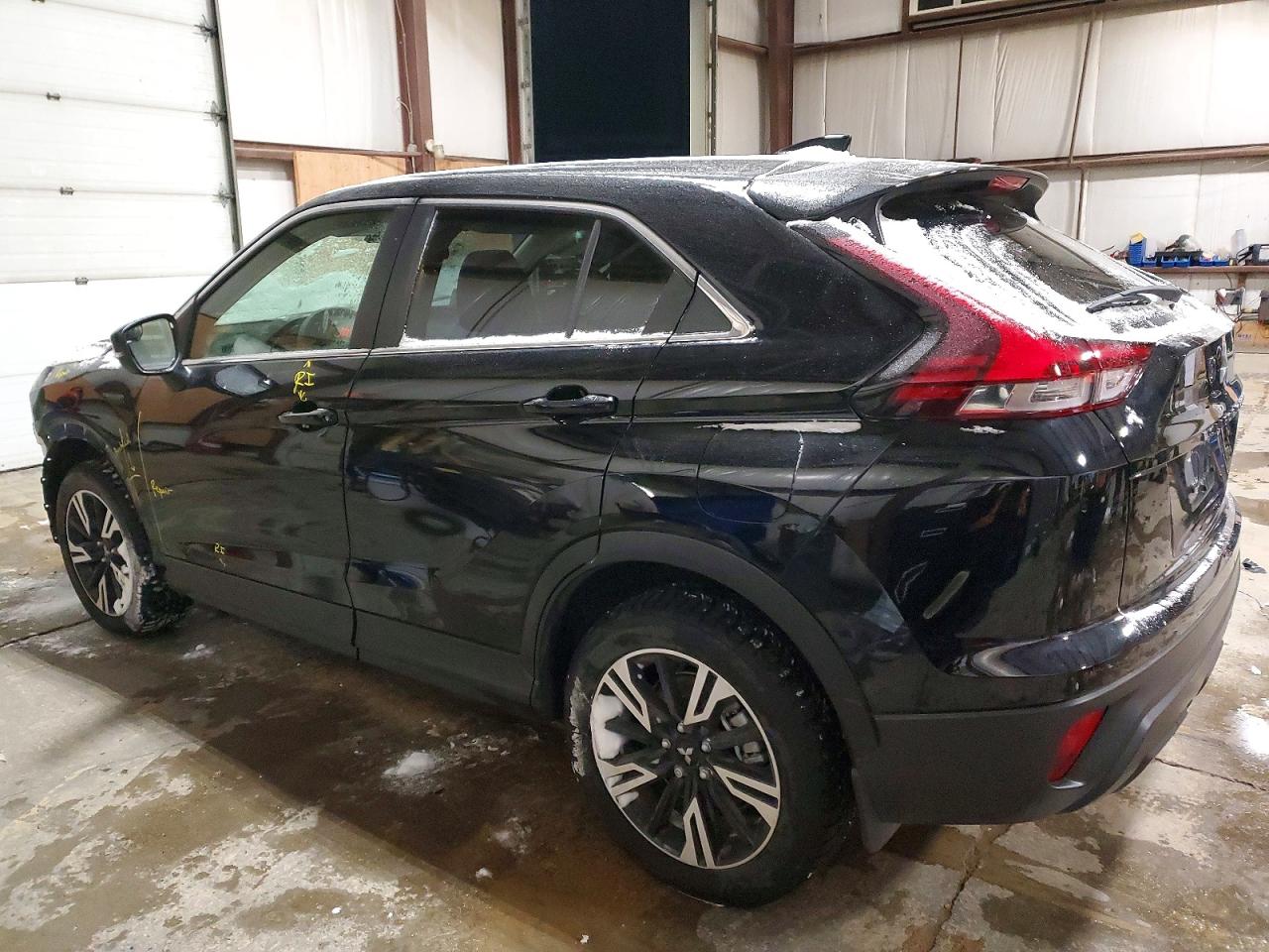 2025 MITSUBISHI ECLIPSE CROSS ES photo 2