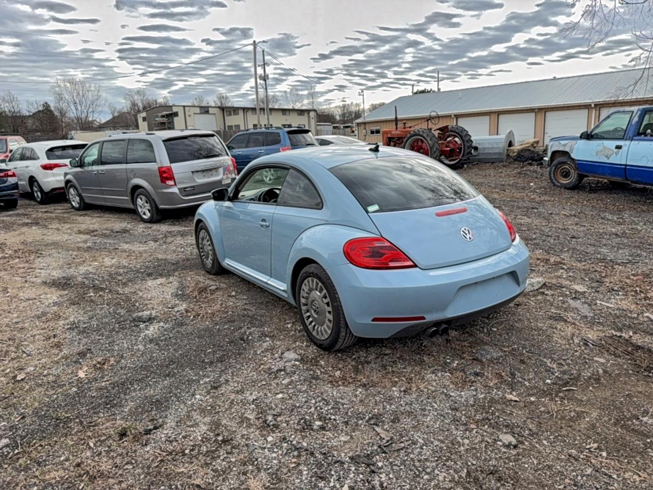 2014 VOLKSWAGEN BEETLE photo 3