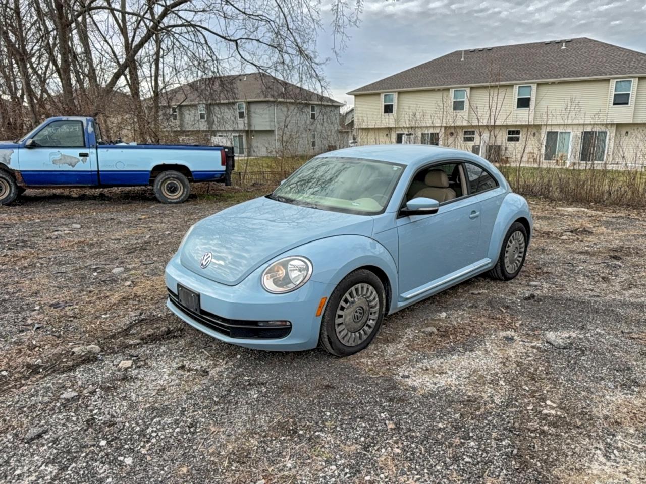 2014 VOLKSWAGEN BEETLE photo 2