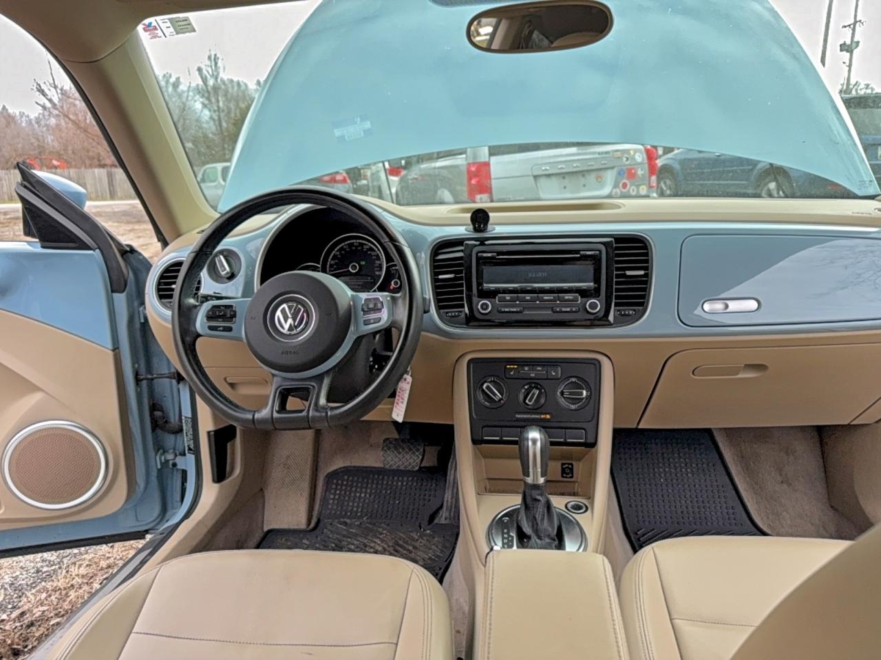 2014 VOLKSWAGEN BEETLE photo 9
