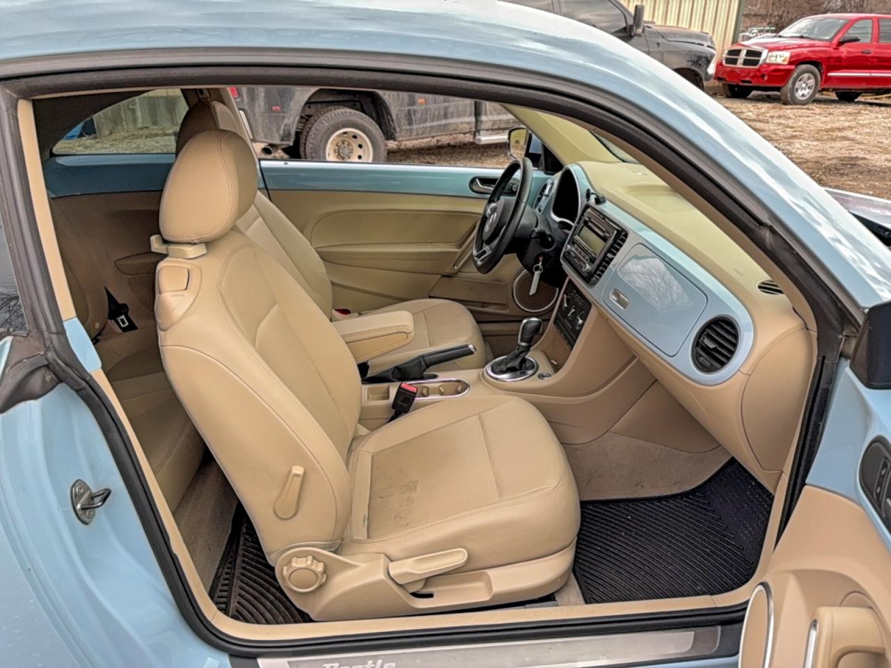 2014 VOLKSWAGEN BEETLE photo 5