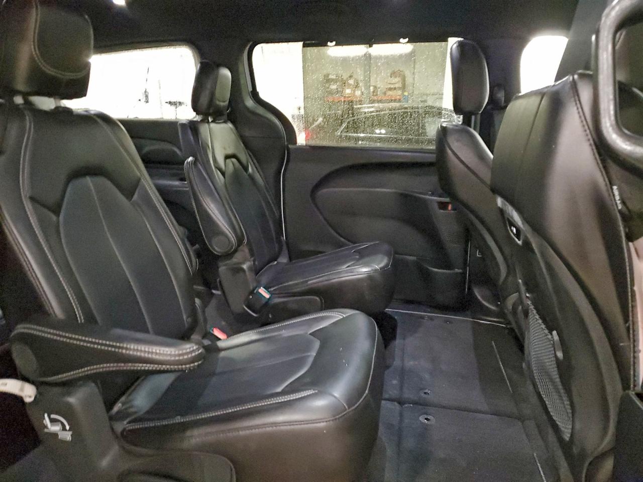 2025 CHRYSLER PACIFICA SELECT photo 11