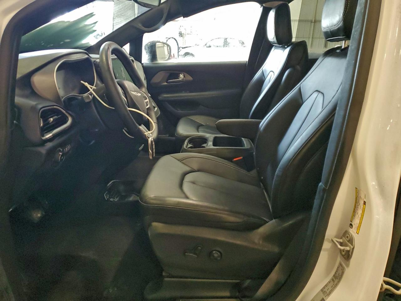 2025 CHRYSLER PACIFICA SELECT photo 7
