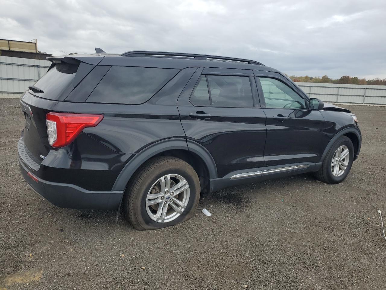 2020 FORD EXPLORER XLT photo 3