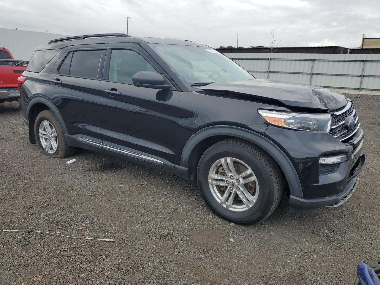 2020 FORD EXPLORER XLT photo 4