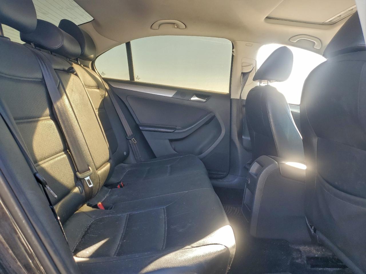 2017 VOLKSWAGEN JETTA SE photo 10