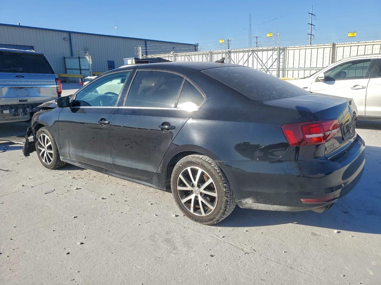 2017 VOLKSWAGEN JETTA SE photo 2