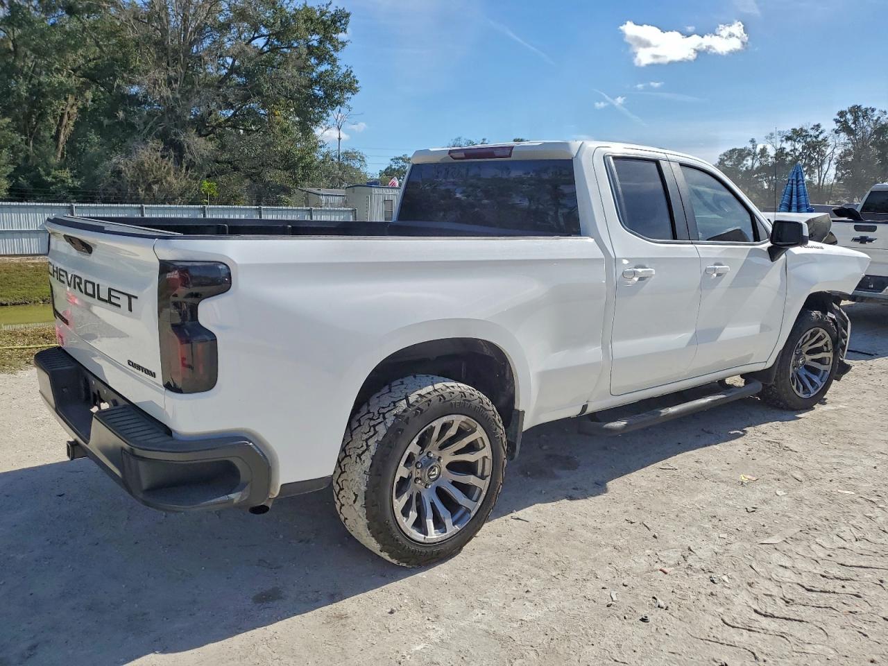 2020 CHEVROLET SILVERADO C1500 photo 3