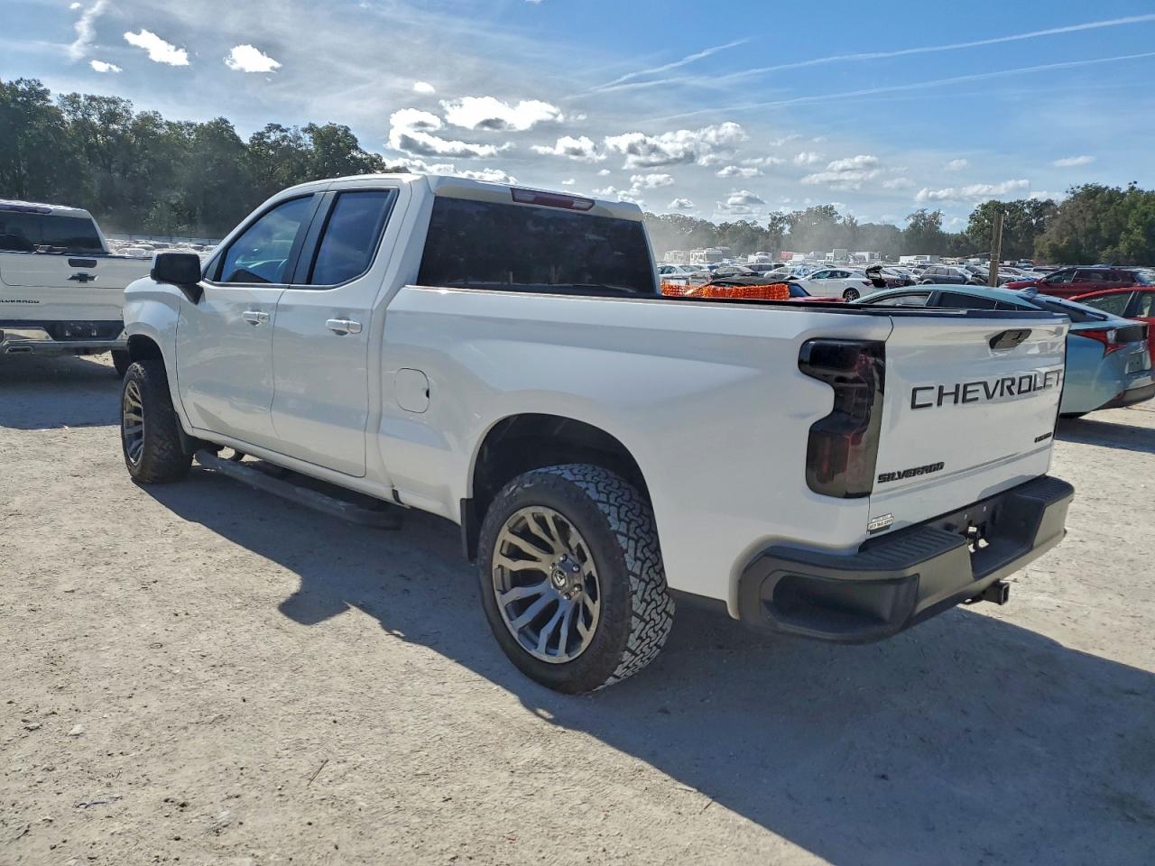 2020 CHEVROLET SILVERADO C1500 photo 2
