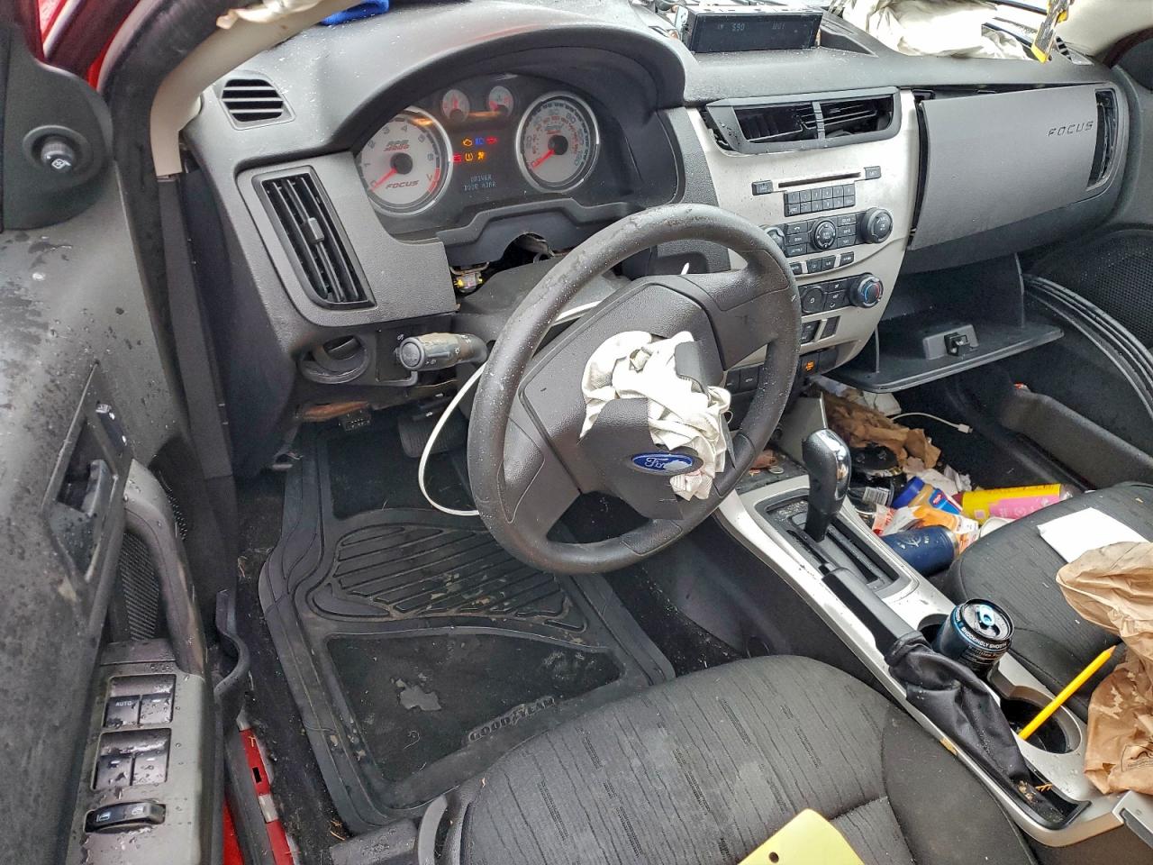 2009 FORD FOCUS SE photo 8