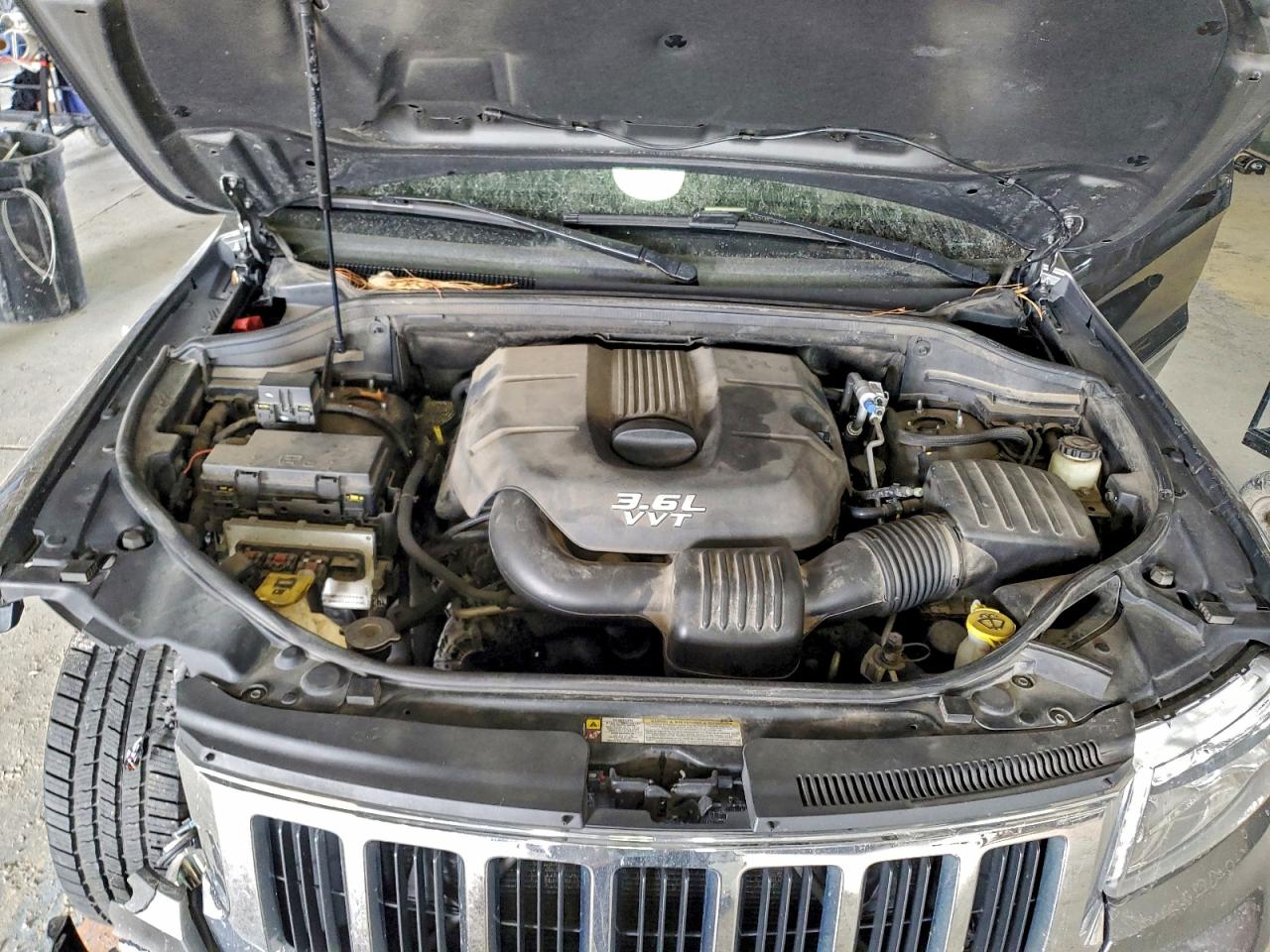 2012 JEEP GRAND CHEROKEE LAREDO photo 12