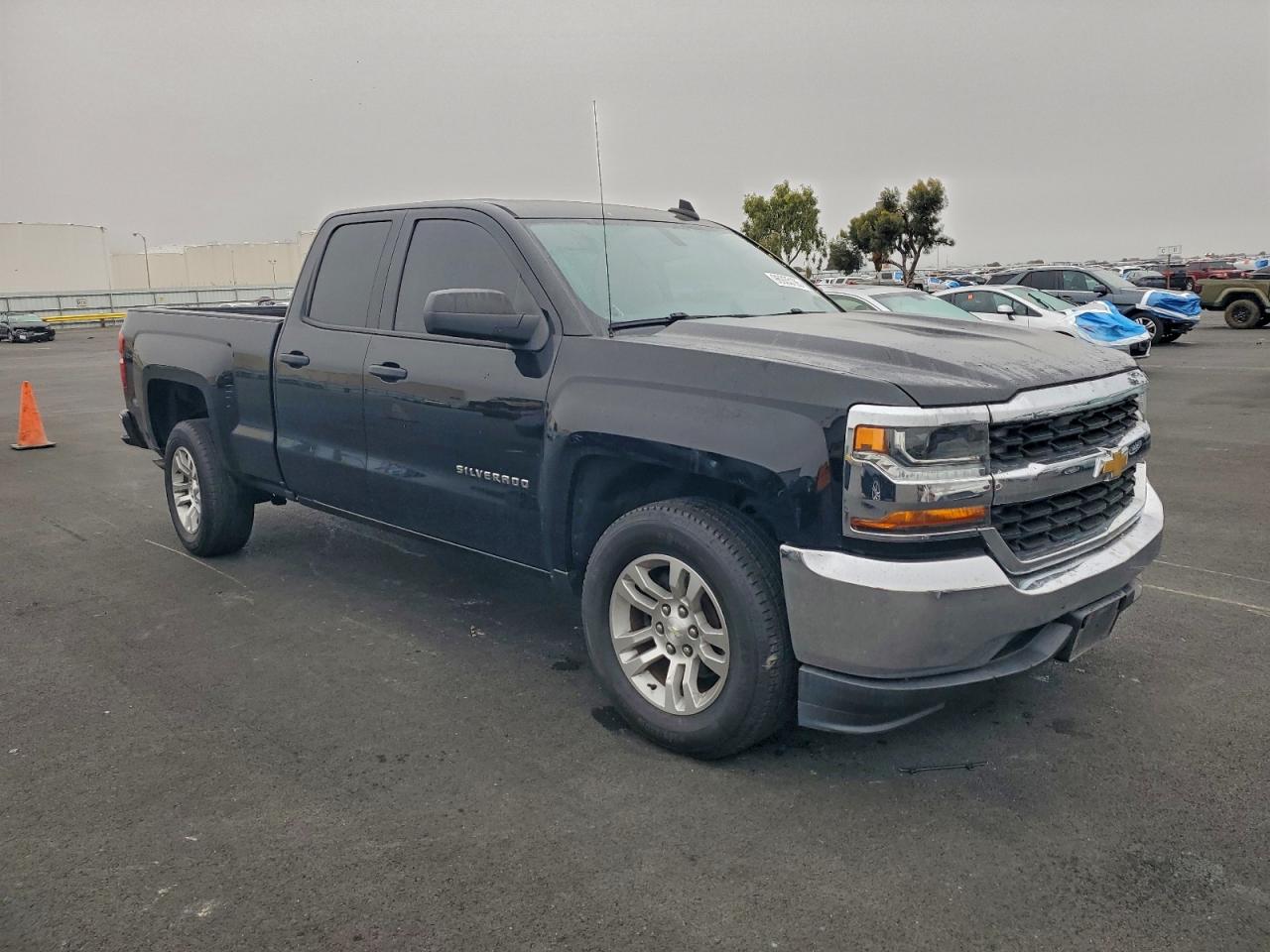 2016 CHEVROLET SILVERADO C1500 photo 4
