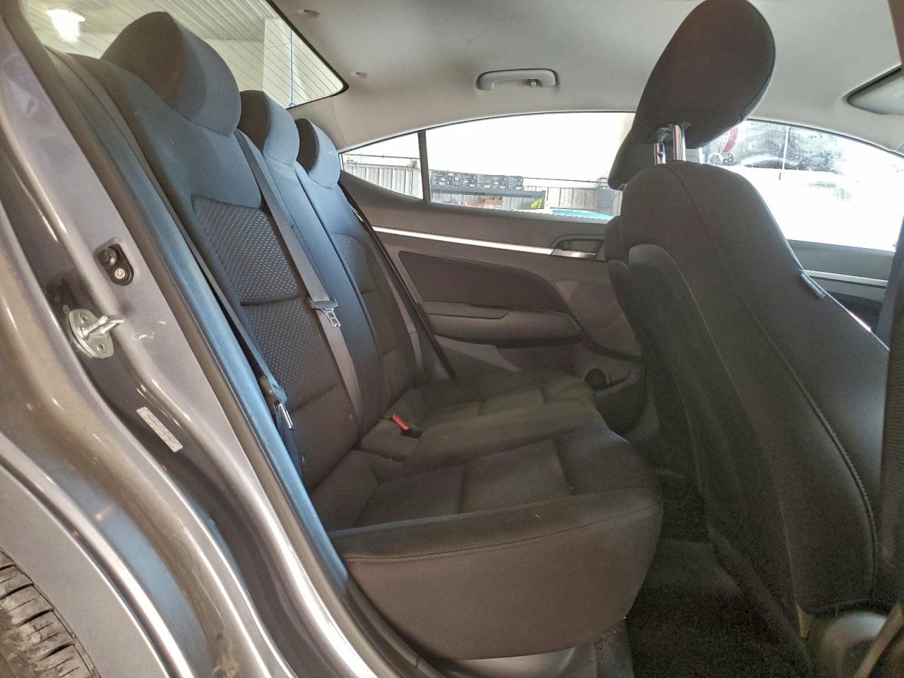 2019 HYUNDAI ELANTRA SEL photo 19
