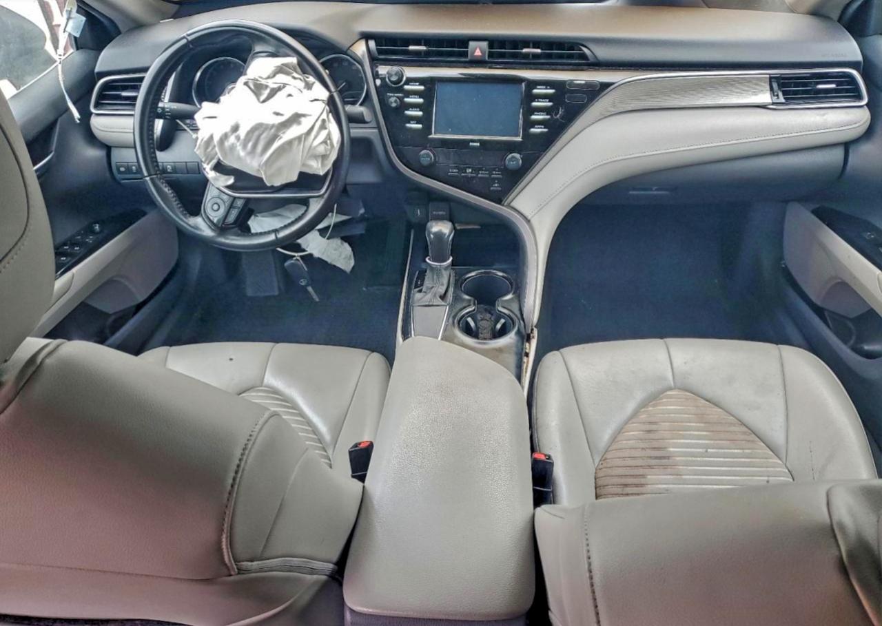 2020 TOYOTA CAMRY SE photo 8