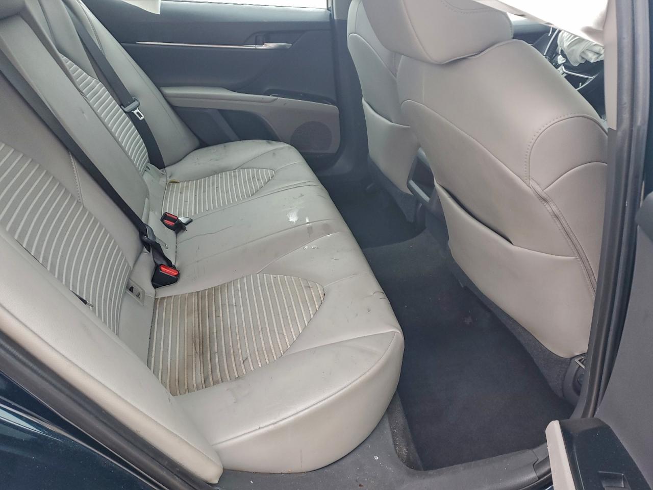 2020 TOYOTA CAMRY SE photo 10