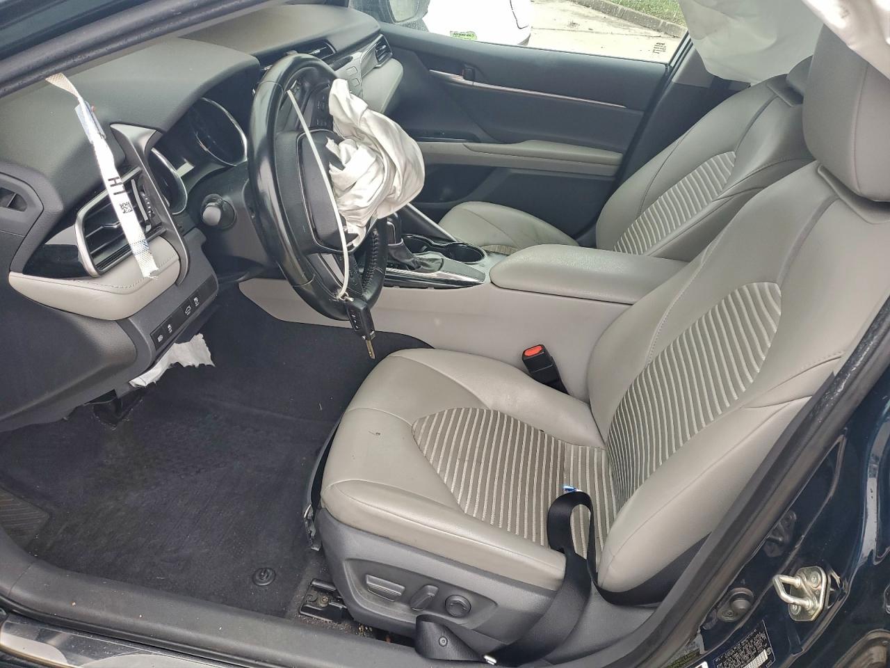 2020 TOYOTA CAMRY SE photo 7