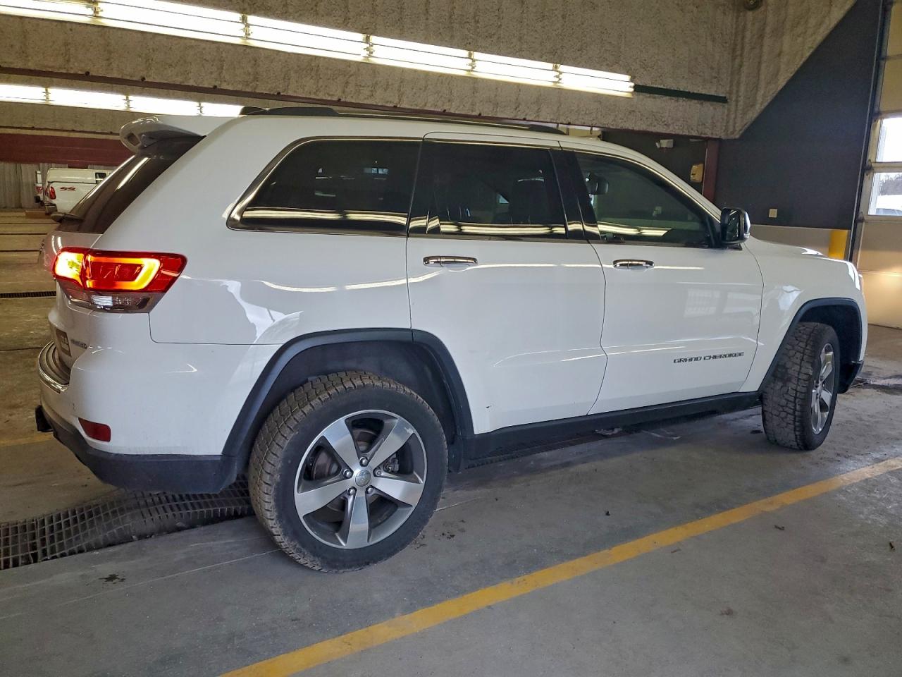 2015 JEEP GRAND CHEROKEE LIMITED photo 3