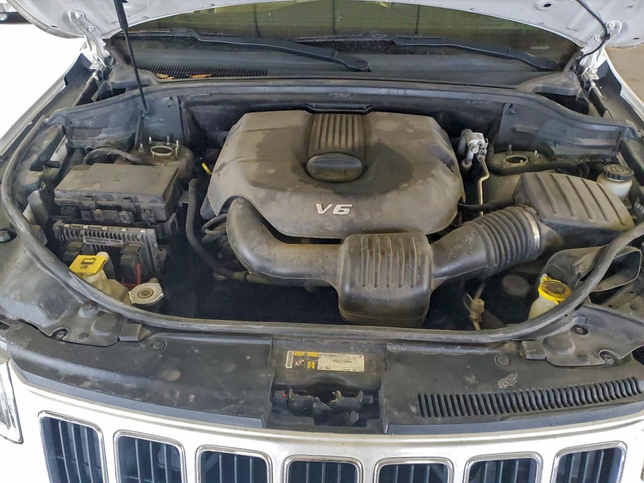 2015 JEEP GRAND CHEROKEE LIMITED photo 12