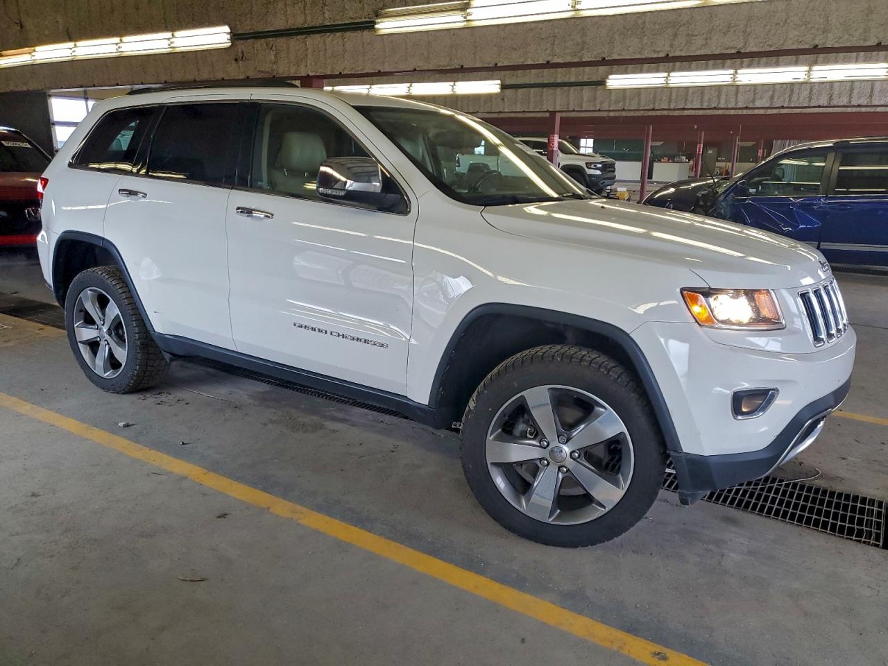 2015 JEEP GRAND CHEROKEE LIMITED photo 4