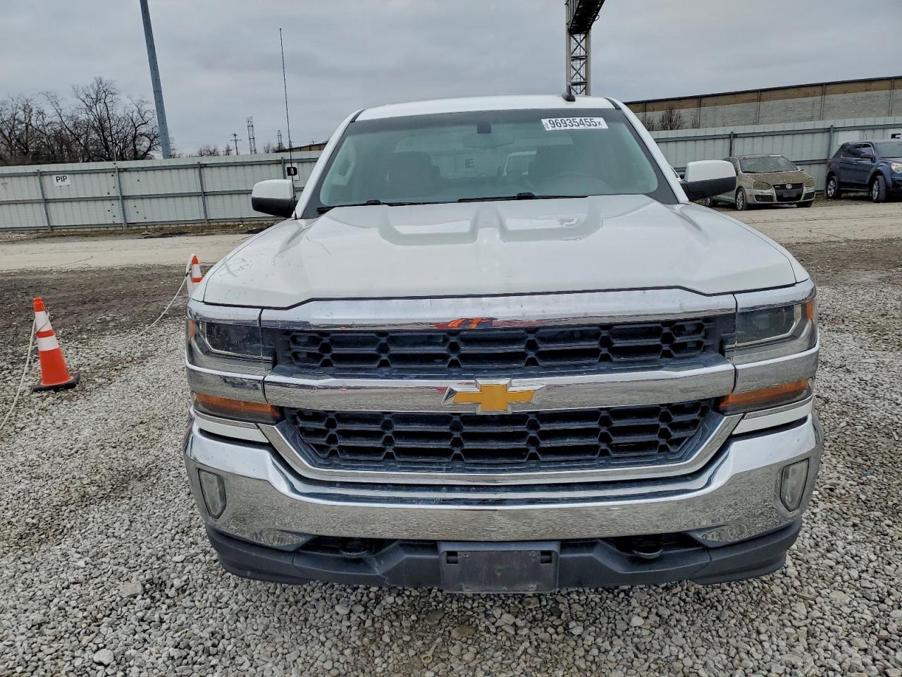 2017 CHEVROLET SILVERADO K1500 LT photo 5