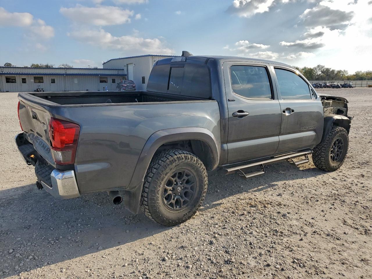 2021 TOYOTA TACOMA DOUBLE CAB photo 3
