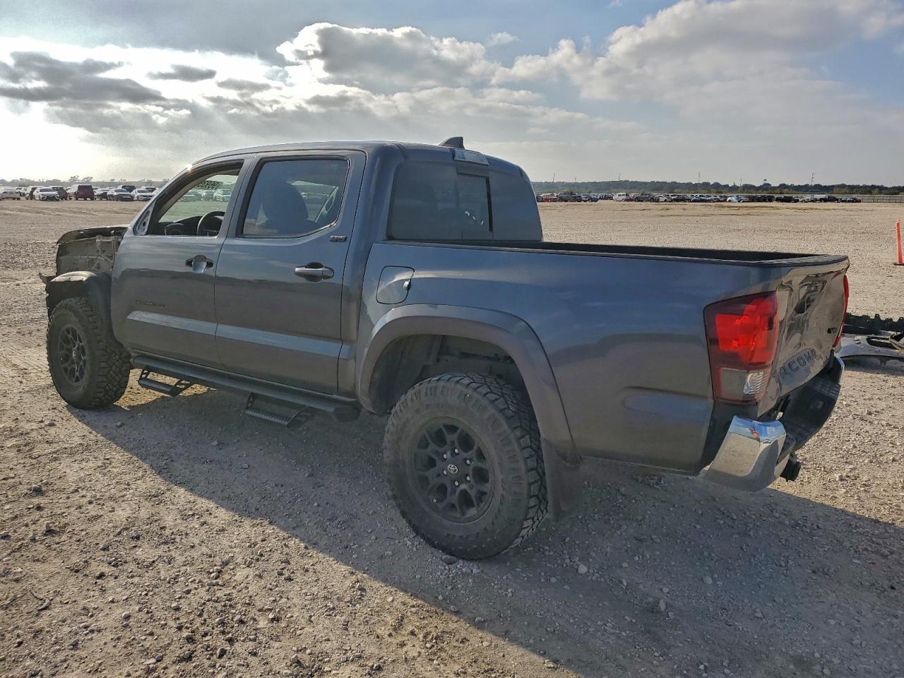 2021 TOYOTA TACOMA DOUBLE CAB photo 2