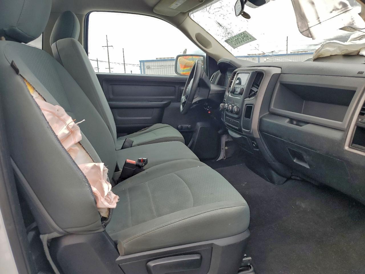 2014 RAM 1500 ST photo 10