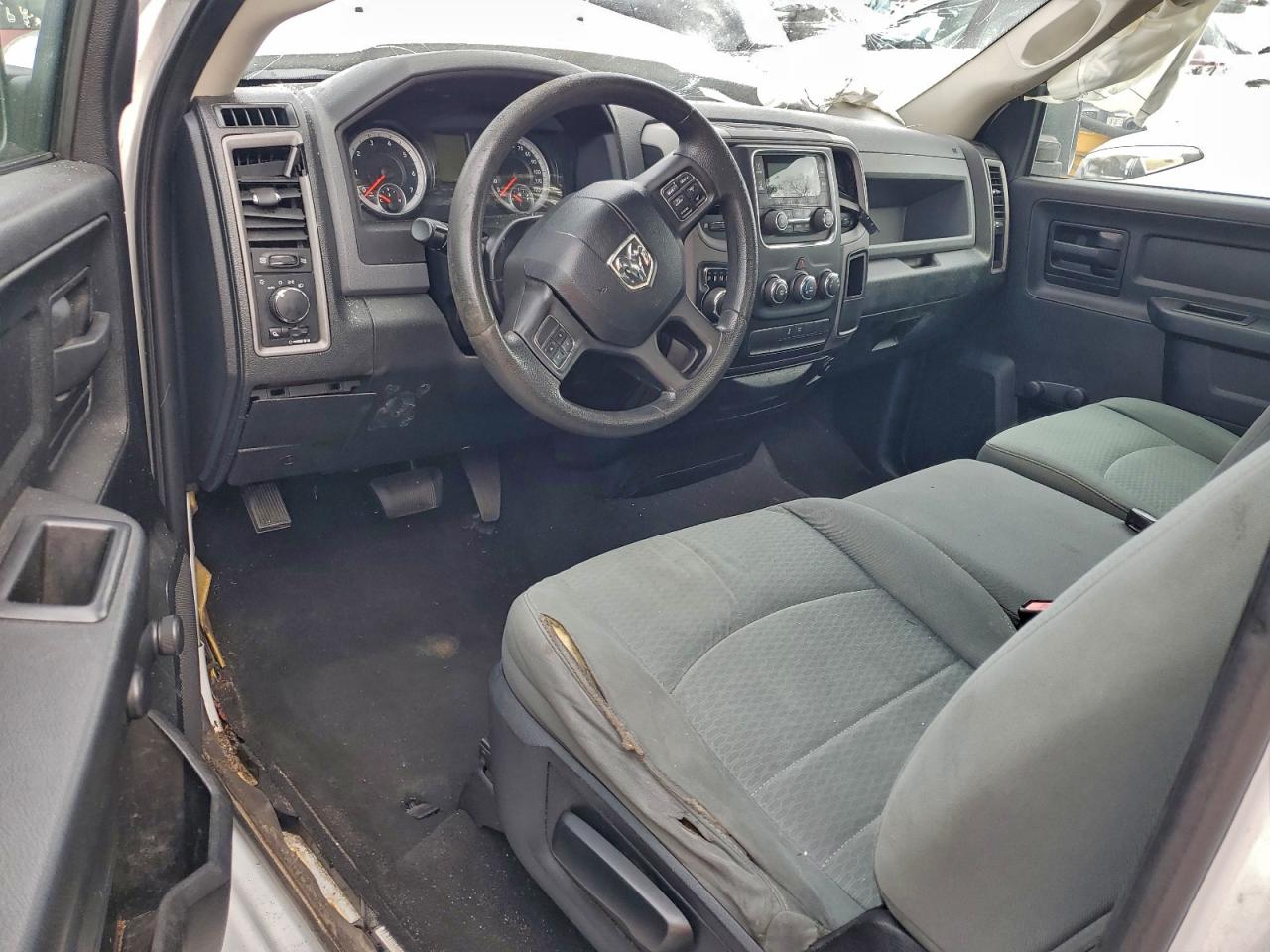 2014 RAM 1500 ST photo 8