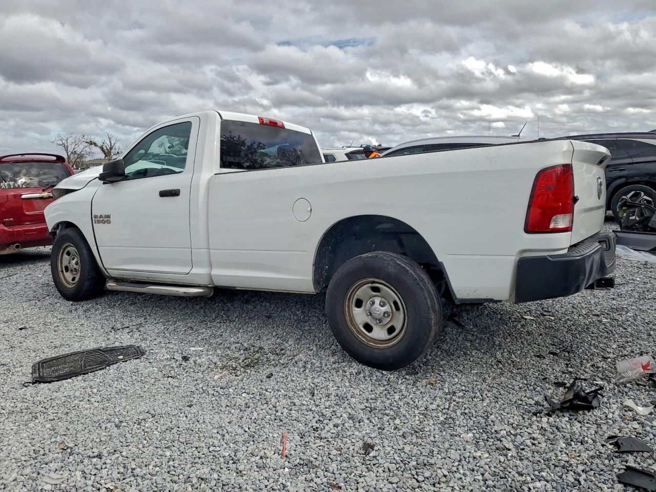 2014 RAM 1500 ST photo 2