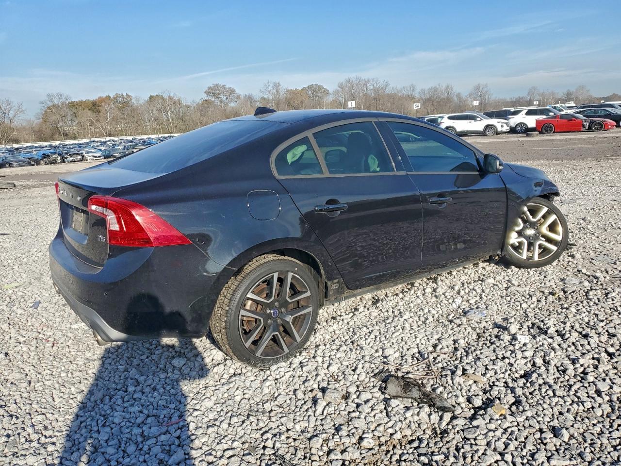2017 VOLVO S60 photo 3