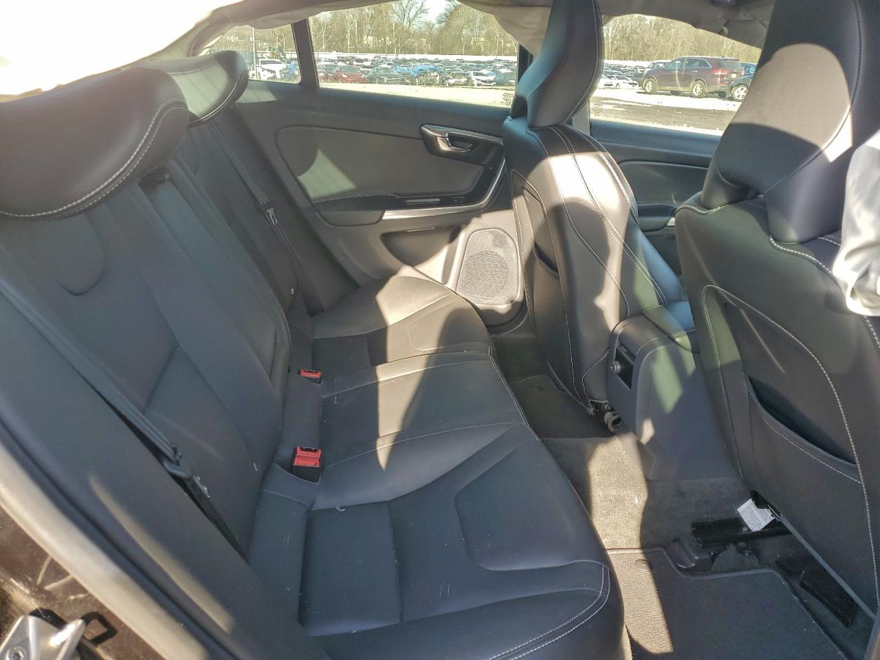 2017 VOLVO S60 photo 10