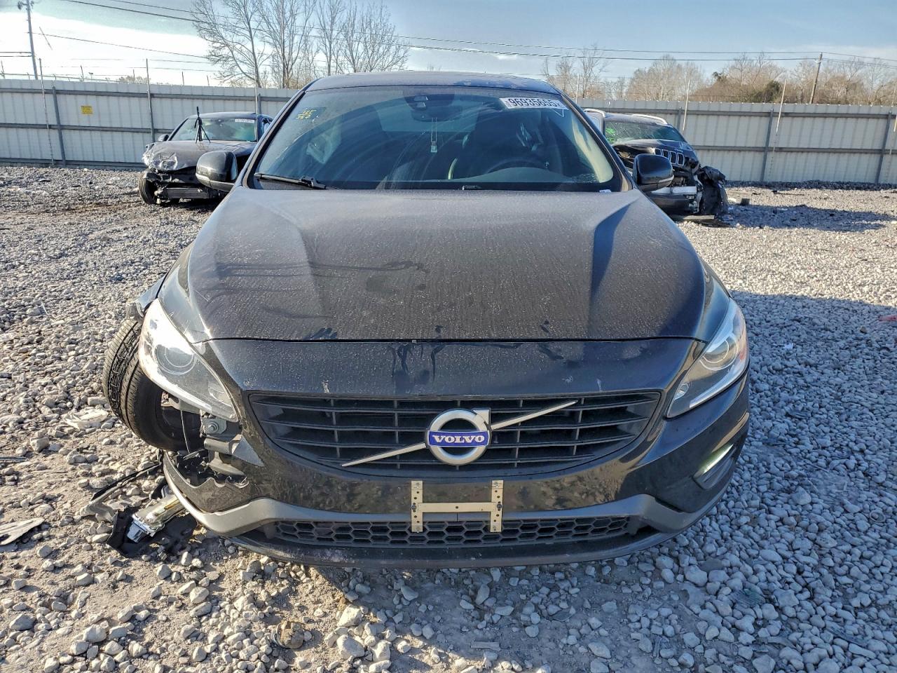 2017 VOLVO S60 photo 5