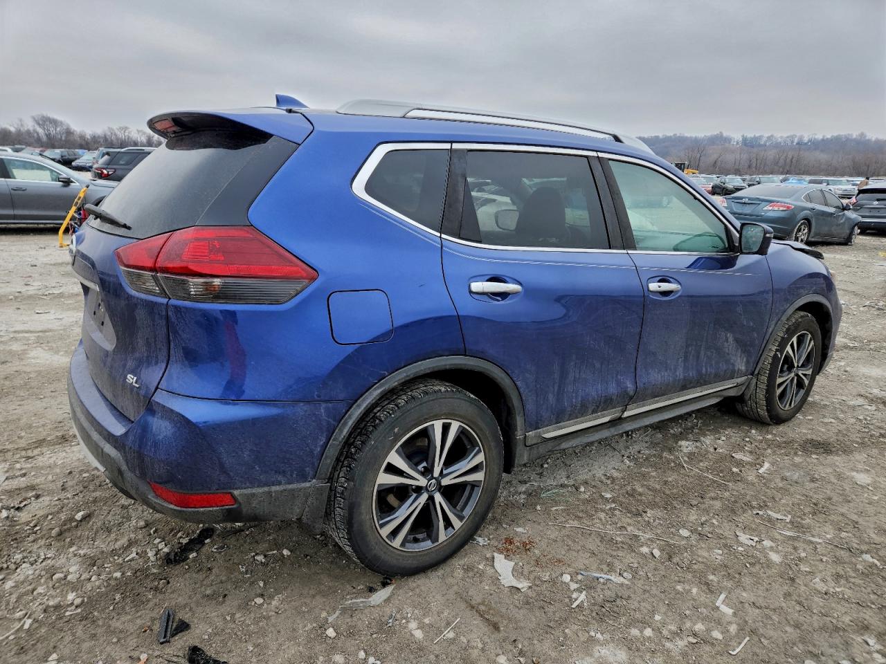 2018 NISSAN ROGUE S photo 3